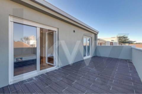 Apartamento  T4, duplex ,totalmente remodelado perto da Boavista.