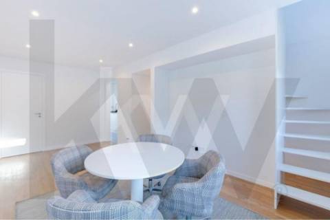 Apartamento  T4, duplex ,totalmente remodelado perto da Boavista.