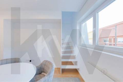 Apartamento  T4, duplex ,totalmente remodelado perto da Boavista.