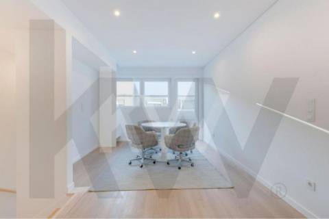 Apartamento  T4, duplex ,totalmente remodelado perto da Boavista.