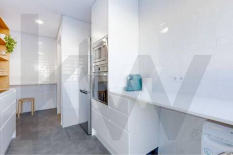 Apartamento  T4, duplex ,totalmente remodelado perto da Boavista.