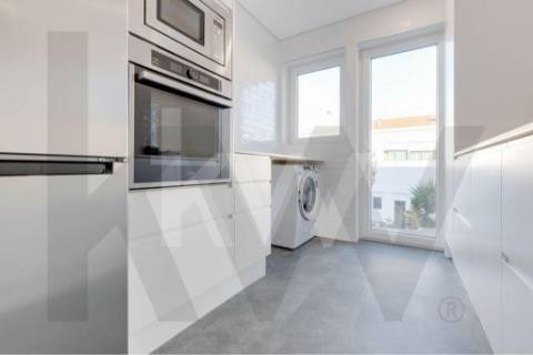 Apartamento  T4, duplex ,totalmente remodelado perto da Boavista.