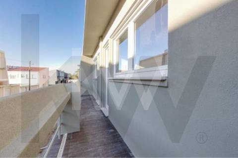 Apartamento  T4, duplex ,totalmente remodelado perto da Boavista.