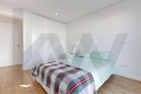 Apartamento  T4, duplex ,totalmente remodelado perto da Boavista.