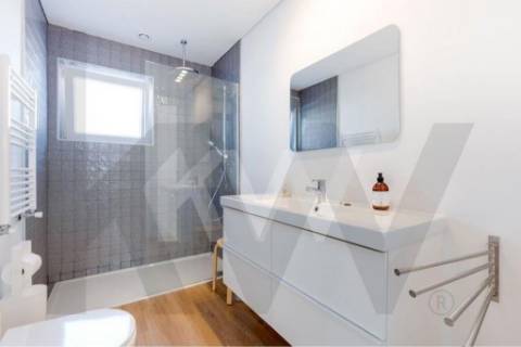 Apartamento  T4, duplex ,totalmente remodelado perto da Boavista.