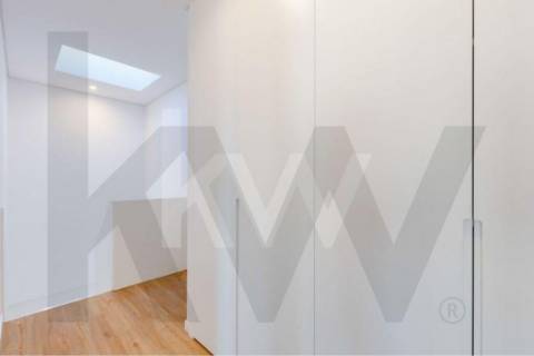 Apartamento  T4, duplex ,totalmente remodelado perto da Boavista.