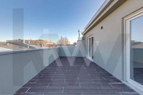 Apartamento  T4, duplex ,totalmente remodelado perto da Boavista.