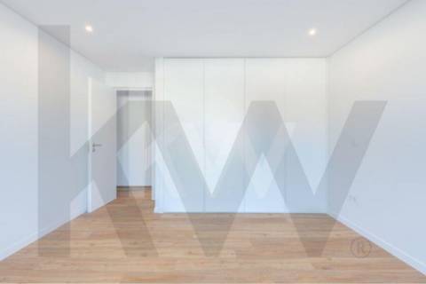 Apartamento  T4, duplex ,totalmente remodelado perto da Boavista.