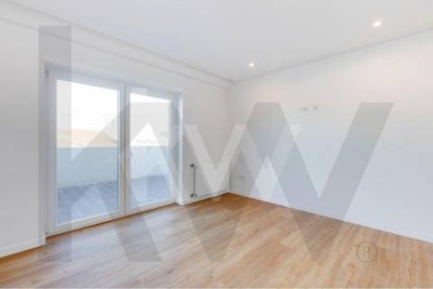 Apartamento  T4, duplex ,totalmente remodelado perto da Boavista.