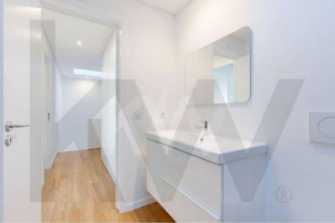 Apartamento  T4, duplex ,totalmente remodelado perto da Boavista.