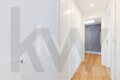 Apartamento  T4, duplex ,totalmente remodelado perto da Boavista.