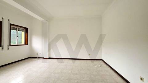 Apartamento T2 com Garagem e Elevador, CABEÇA SANTA, PENAFIEL