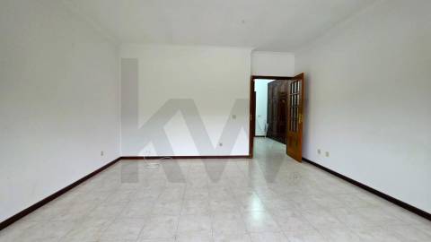 Apartamento T2 com Garagem e Elevador, CABEÇA SANTA, PENAFIEL