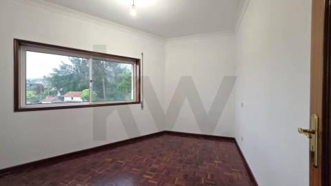 Apartamento T2 com Garagem e Elevador, CABEÇA SANTA, PENAFIEL