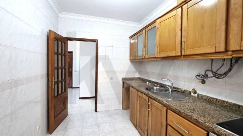 Apartamento T2 com Garagem e Elevador, CABEÇA SANTA, PENAFIEL