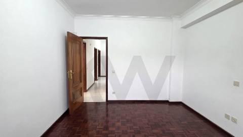 Apartamento T2 com Garagem e Elevador, CABEÇA SANTA, PENAFIEL