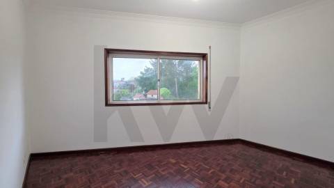 Apartamento T2 com Garagem e Elevador, CABEÇA SANTA, PENAFIEL