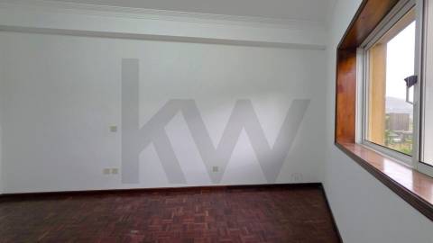 Apartamento T2 com Garagem e Elevador, CABEÇA SANTA, PENAFIEL