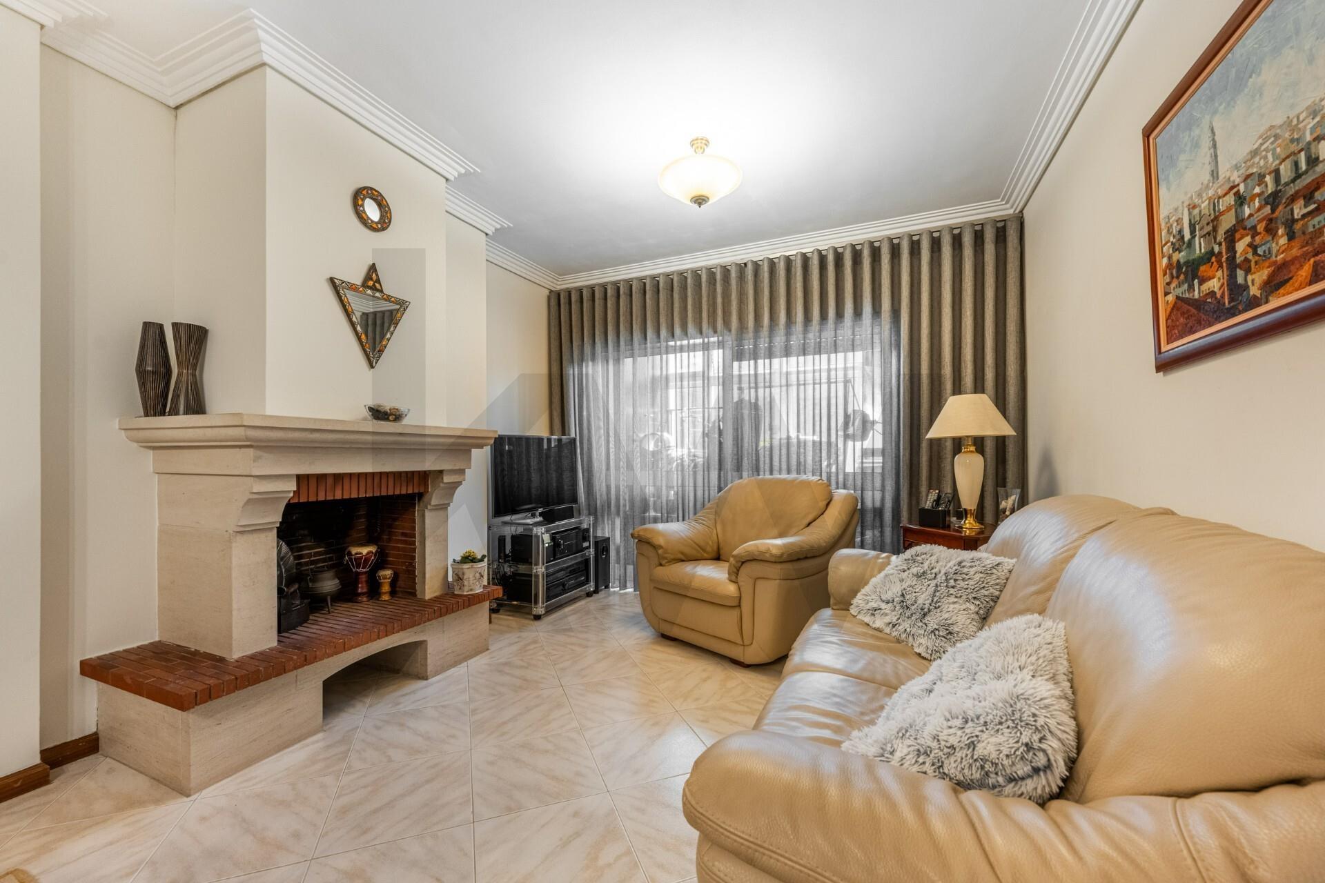 Apartamento T3 tranquilo e central - Varandas, Elevador e Garagem - Santa Marinha,  Gaia