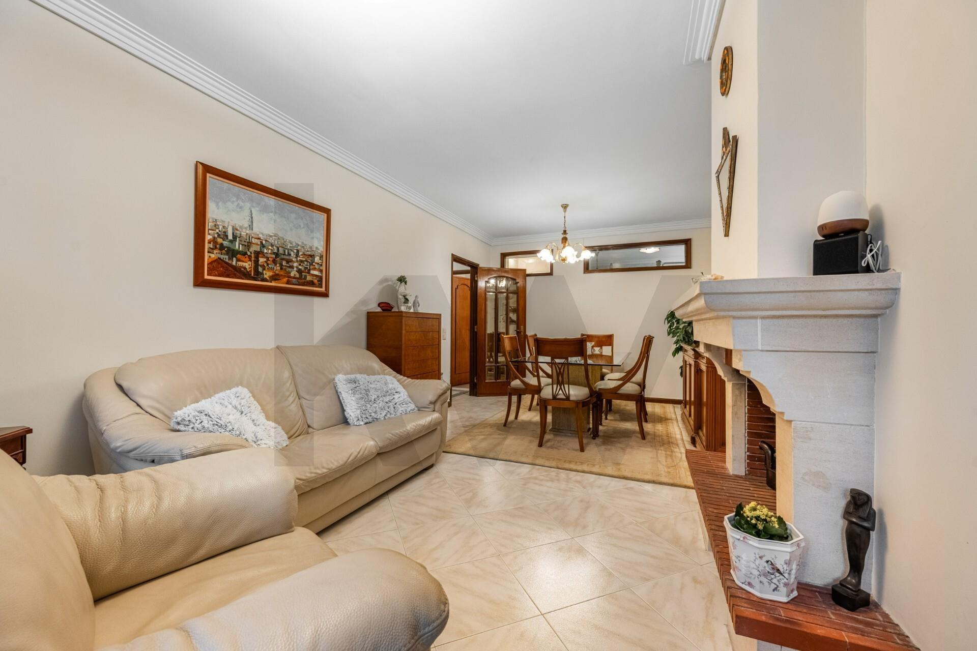 Apartamento T3 tranquilo e central - Varandas, Elevador e Garagem - Santa Marinha,  Gaia
