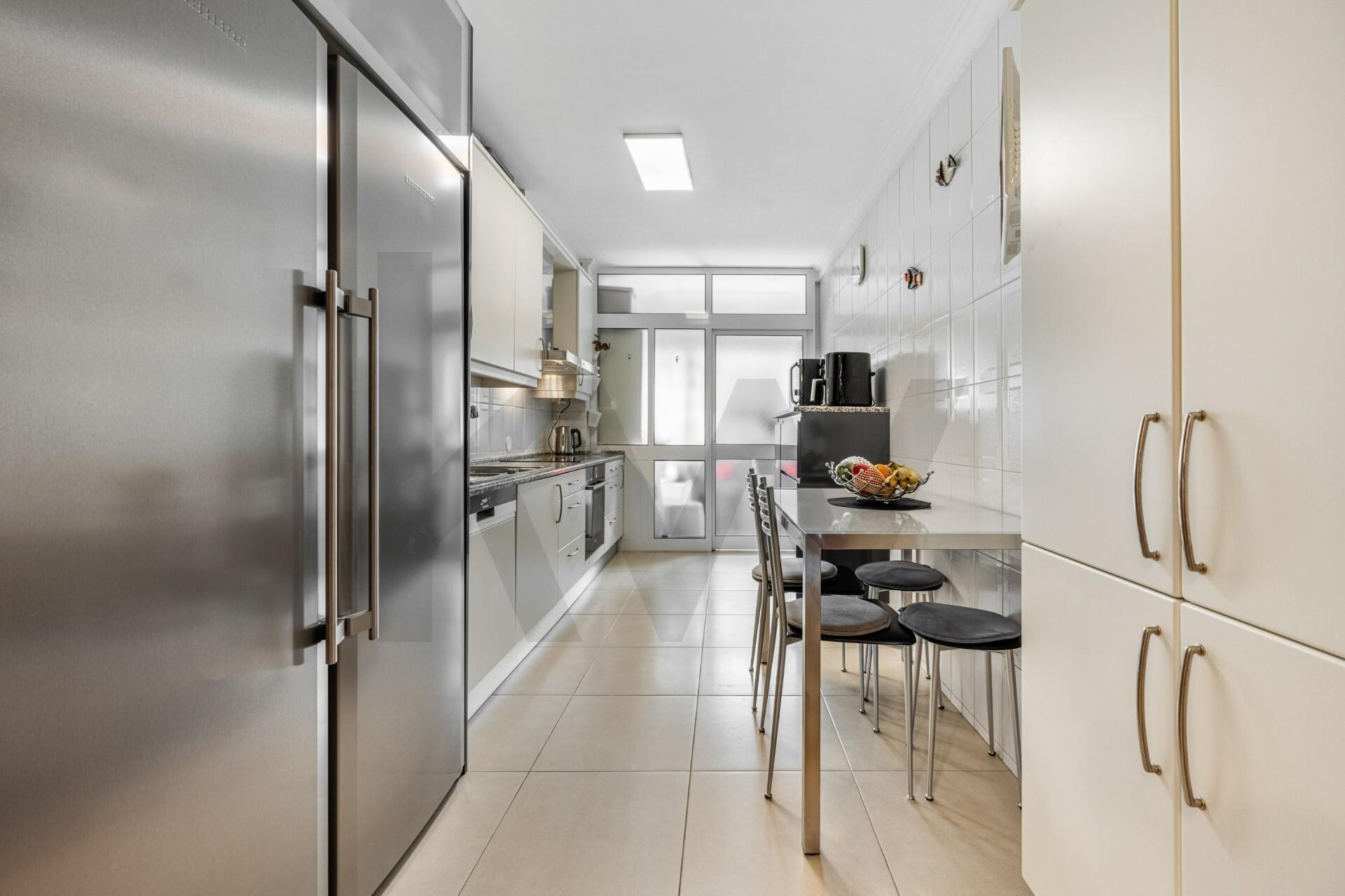Apartamento T3 tranquilo e central - Varandas, Elevador e Garagem - Santa Marinha,  Gaia