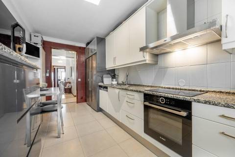 Apartamento T3 tranquilo e central - Varandas, Elevador e Garagem - Santa Marinha,  Gaia