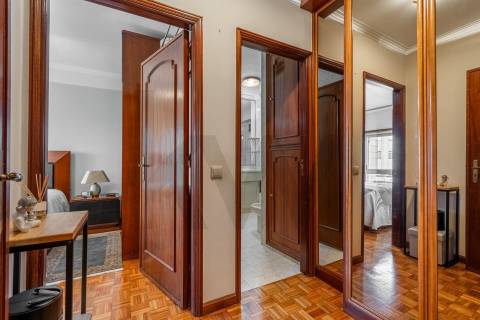 Apartamento T3 tranquilo e central - Varandas, Elevador e Garagem - Santa Marinha,  Gaia