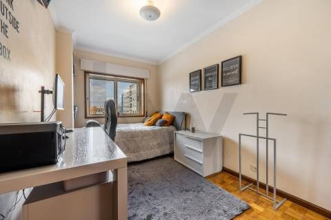 Apartamento T3 tranquilo e central - Varandas, Elevador e Garagem - Santa Marinha,  Gaia