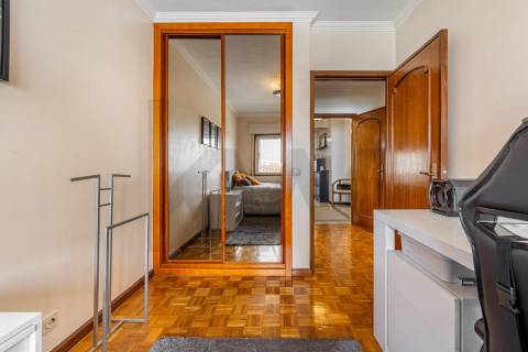 Apartamento T3 tranquilo e central - Varandas, Elevador e Garagem - Santa Marinha,  Gaia