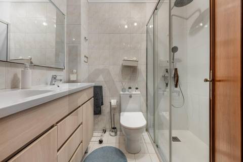 Apartamento T3 tranquilo e central - Varandas, Elevador e Garagem - Santa Marinha,  Gaia