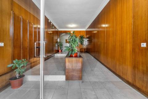 Apartamento T3 tranquilo e central - Varandas, Elevador e Garagem - Santa Marinha,  Gaia