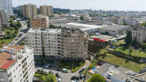 Apartamento T3 tranquilo e central - Varandas, Elevador e Garagem - Santa Marinha,  Gaia