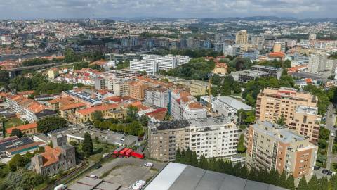 Apartamento T3 tranquilo e central - Varandas, Elevador e Garagem - Santa Marinha,  Gaia
