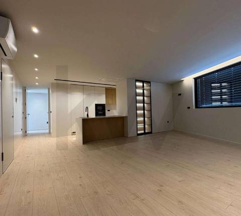 Apartamento T2 com três frentes | Grande Terraço com 152,45m2 | São Cosme - Gondomar