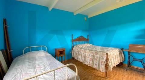 Quinta com moradia e terreno em Vale de Prazeres, Fundão