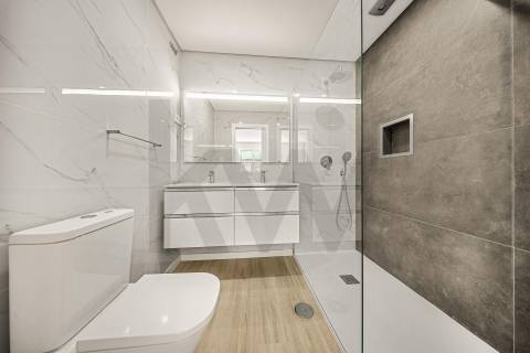 T2+1 Completamente Renovado Rua do Bonjardim - Porto Centro