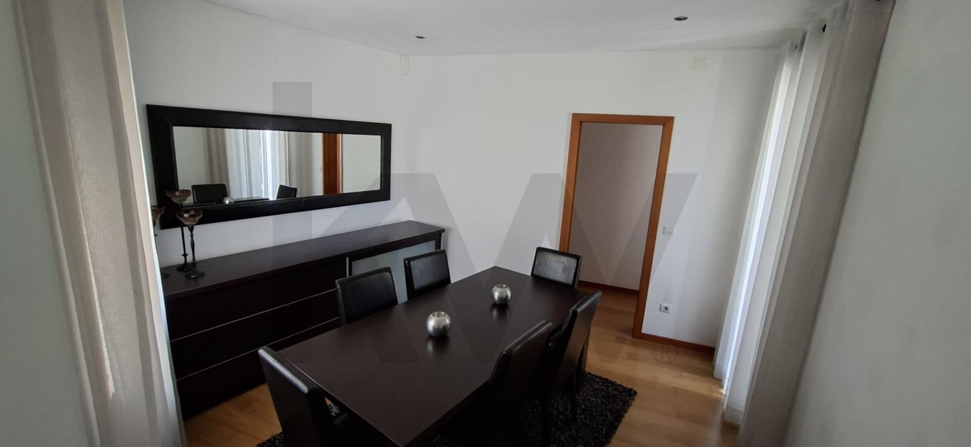 Moradia Independente T4 (T2+T2) com Garagem Fechada, Terraço e Jardim – Ermesinde