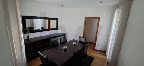 Moradia Independente T4 (T2+T2) com Garagem Fechada, Terraço e Jardim – Ermesinde