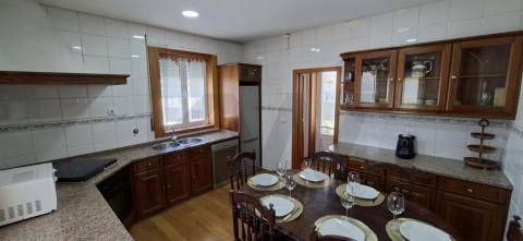 Moradia Independente T4 (T2+T2) com Garagem Fechada, Terraço e Jardim – Ermesinde