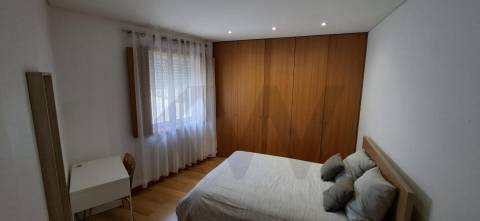 Moradia Independente T4 (T2+T2) com Garagem Fechada, Terraço e Jardim – Ermesinde