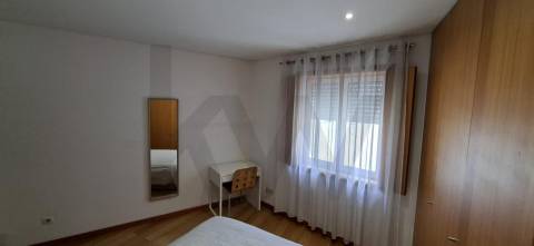 Moradia Independente T4 (T2+T2) com Garagem Fechada, Terraço e Jardim – Ermesinde