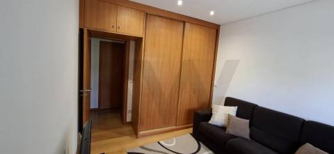 Moradia Independente T4 (T2+T2) com Garagem Fechada, Terraço e Jardim – Ermesinde
