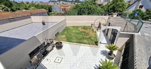Moradia Independente T4 (T2+T2) com Garagem Fechada, Terraço e Jardim – Ermesinde