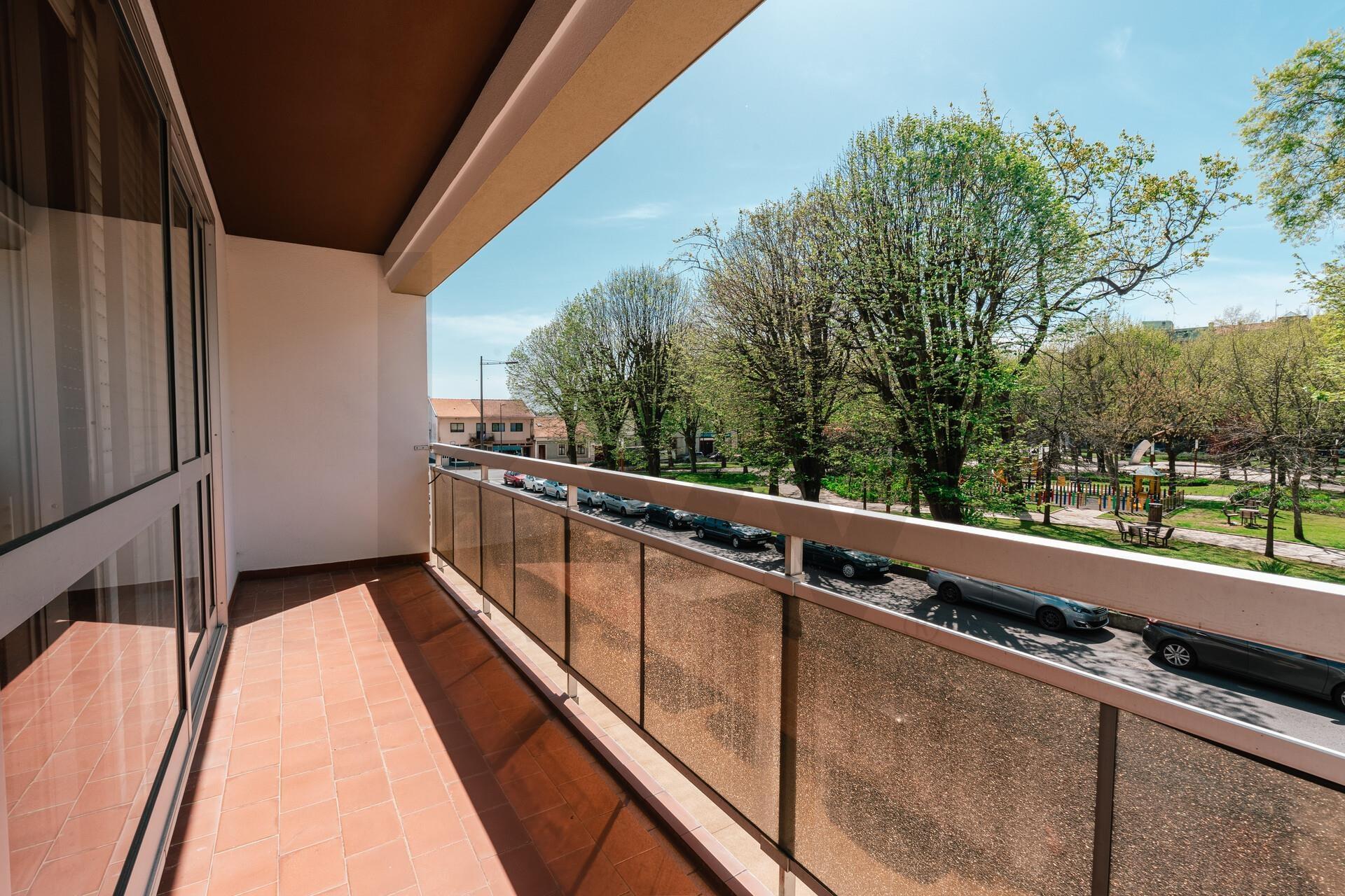 Apartamento T4 duplex com garagem no centro de Ovar, junto ao Largo Garrett
