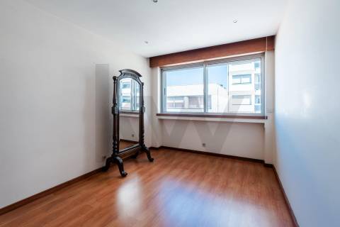 Apartamento T4 duplex com garagem no centro de Ovar, junto ao Largo Garrett