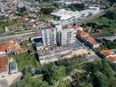 Apartamento T4 duplex com garagem no centro de Ovar, junto ao Largo Garrett