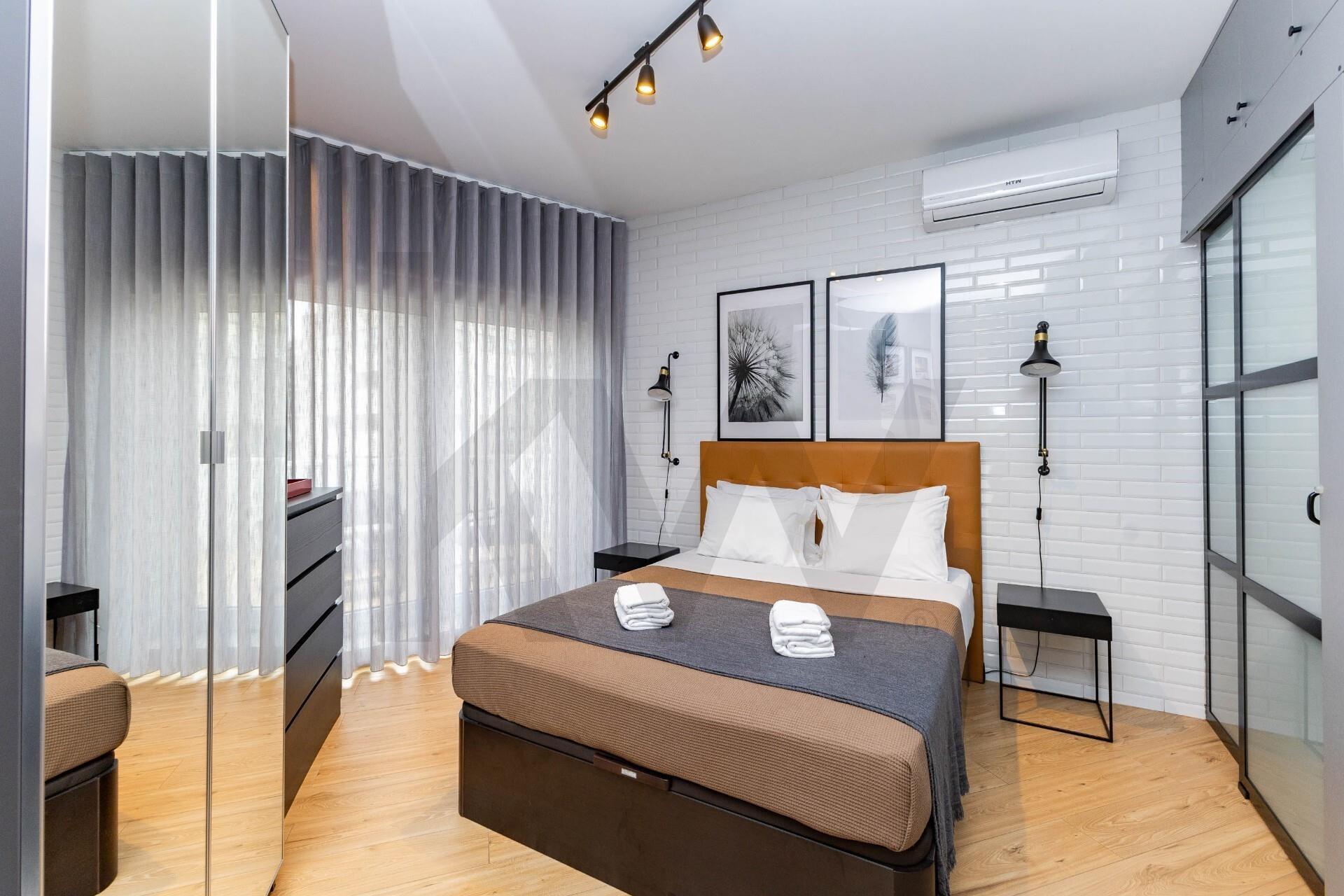 Estúdio Penthouse renovado com terraço privativo, junto à Boavista e à Casa da Música