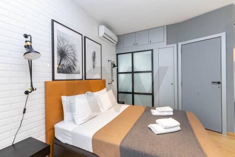 Estúdio Penthouse renovado com terraço privativo, junto à Boavista e à Casa da Música