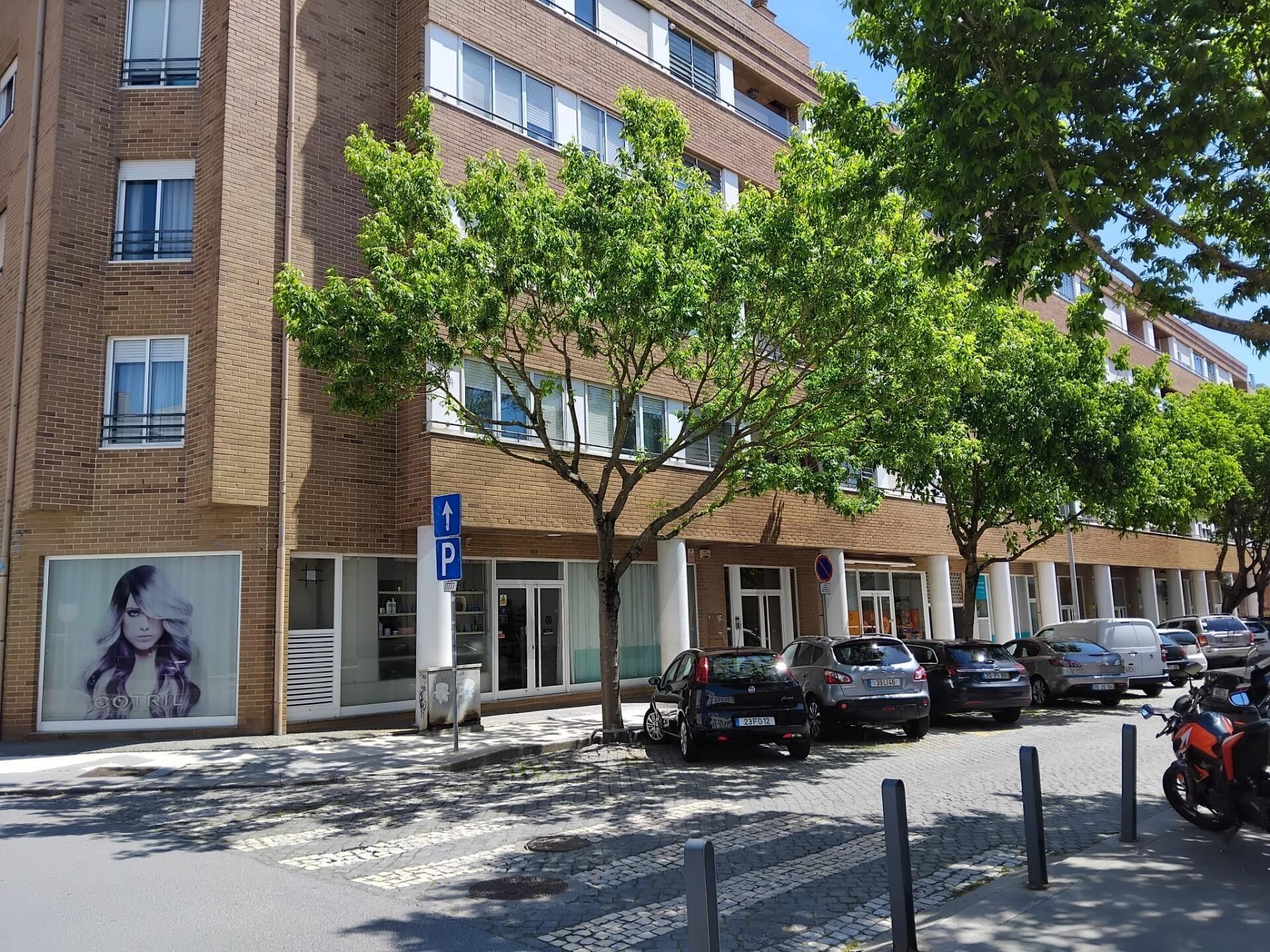 Loja comercial  em zona Central de Matosinhos Sul