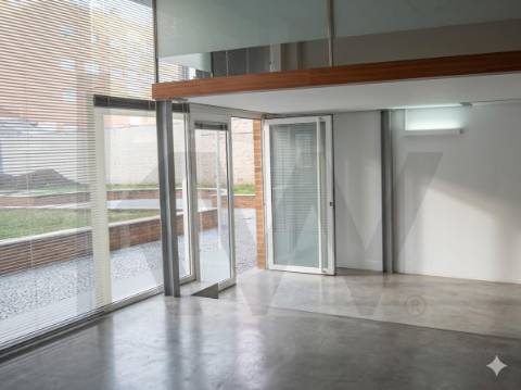 Loja comercial  em zona Central de Matosinhos Sul